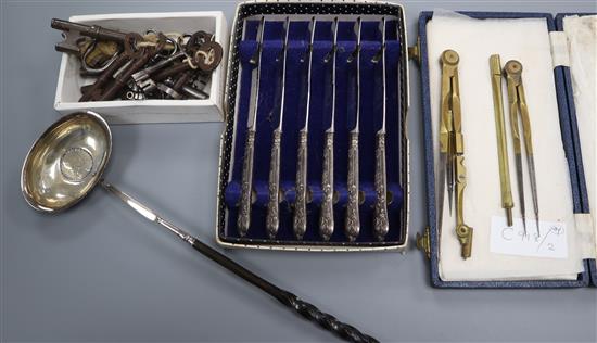 A horn handled toddy ladle, butter knives etc